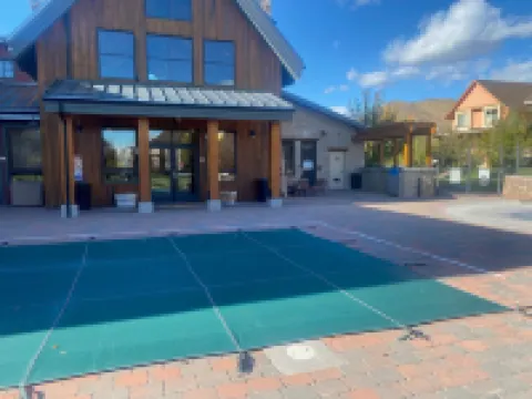 2BD Sweetwater Condo - Community Park, Pool + Hot Tub Hotels in Hailey