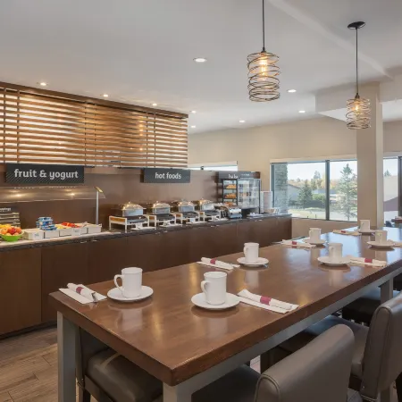 Holiday Inn CALGARY-AIRPORT by IHG