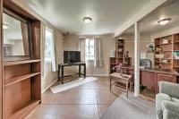 Hawaiian Hideaway w/ Yard < 2 Miles to Hilo Bay!