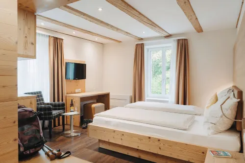 Boutique Hotel Waldegg - Self-Check-IN Hotels in Horw