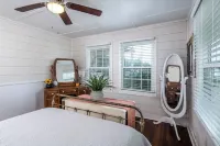 Tomball Craftman Cottage