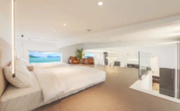 Sunrise Hill Poolvilla