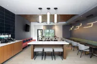SpringHill套房鴿子谷飯店 - 早餐