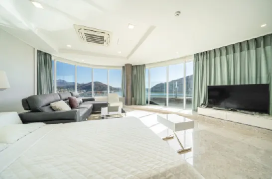 โรงแรมเจ โรงแรมใน