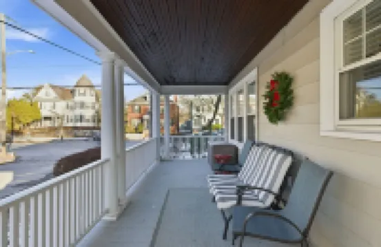 3Br Salem Townhouse Minutes to Downtown