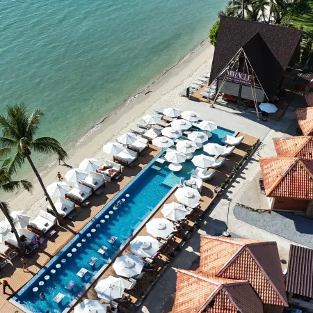 Koh Chang Resort Отели рядом с достопримечательностью «Пляж Чай-Чет»