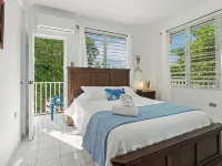 Punta Aguila Beach House/Pool/ Billiard Table/ 7 Beds + 2 Private Rooms Hotels in Pole Ojea