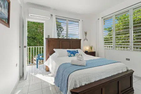 Punta Aguila Beach House/Pool/ Billiard Table/ 7 Beds + 2 Private Rooms