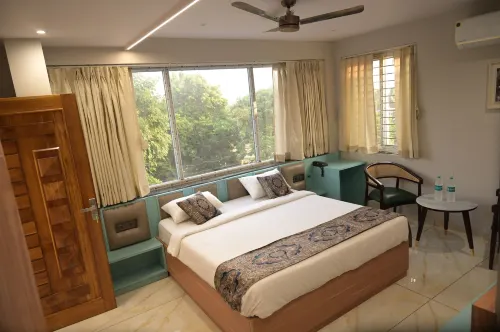 Hotel Spot Light Hotels in Ganjam