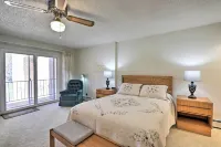 Grand Junction Golf Course Condo w/ Balconies - balcony