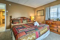 Steps to Shore: Scenic Big Boulder Lake Condo! - موقف سيارات