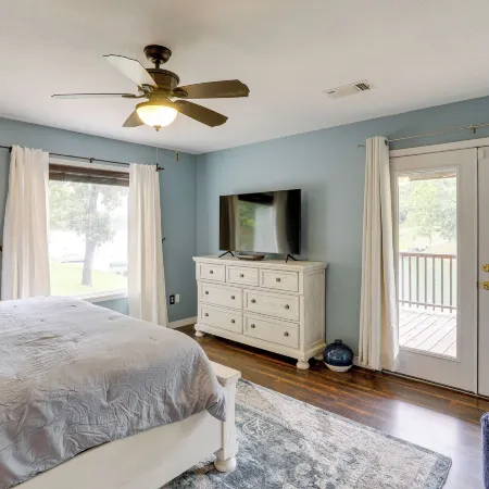 Lakefront Horseshoe Bend Home w/ Boat Dock!