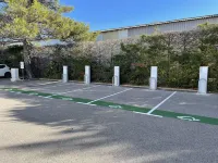 Kyriad Martigues Sud - parking