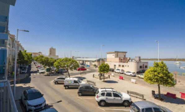 River-view Apartment in Ayamonte