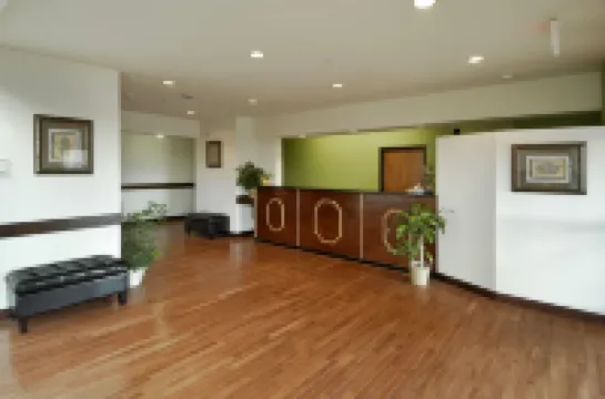 Super 8 by Wyndham Bowling Green North ボウリング・グリーンのホテル