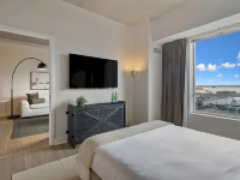 Lux 2BR in Assembly Square | Pool & Fitness Center Hotels in Somerville