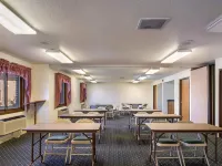 Motel 6 Saukville, WI Hotels in Ozaukee County