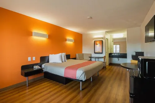 Motel 6 Savannah, GA - Midtown - Beach