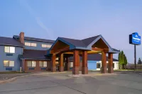 AmericInn by Wyndham Muscatine - parking