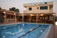 Mesogios Beach Hotel - Swimmingpools