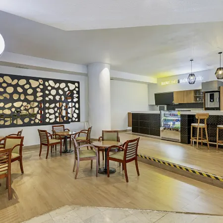 Fiesta Inn Express Chihuahua