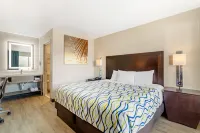 Rodeway Inn - parking