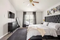 Family-Friendly 4Br Oasis • Private Heated Pool & Game Room