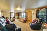 Steps to Lake Isabel & Trails! Mtn-view Hideaway - Homestays