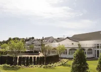 Canoe Place Inn & Cottages