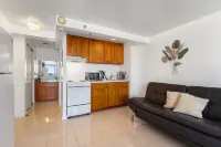Skyline Island Stay-2 Adjoining Studios