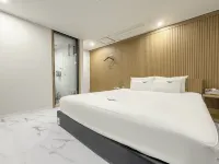 Busan Nopodong Hotel Needs Các khách sạn gần Đền Beomeosa