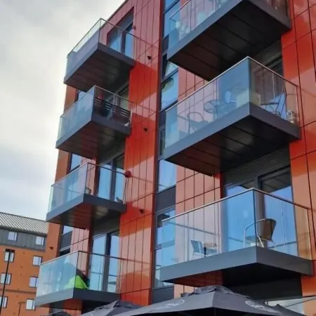 Beautiful 1 Bedroom Apartment with Parking in Gloucester Docks