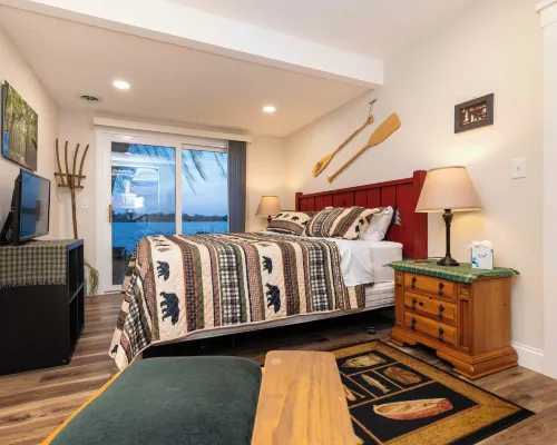 Water's Edge Retreat Hotels in Wright County