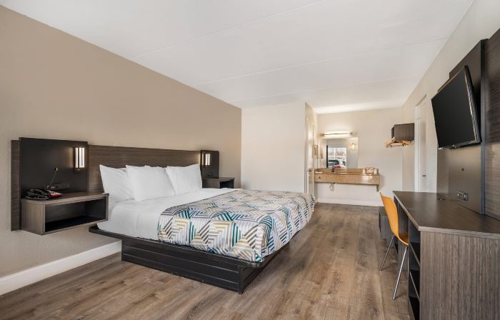 Travelodge by Wyndham Norfolk Airport