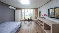 Fortune Lake and Pine Pension - سبا