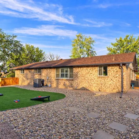 Berthoud Basecamp Private Hot Tub & Backyard Oasis
