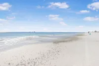 Dolphin Harbor 1B Bay Beach Access Sleeps 10 Three Bedrooms 3 Baths