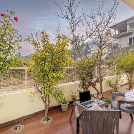 Alaya Stays Rainmist 4BHK PetFriendly