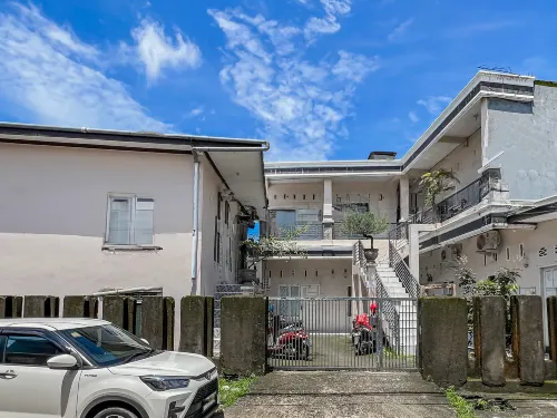 Hotel O Kost Naura