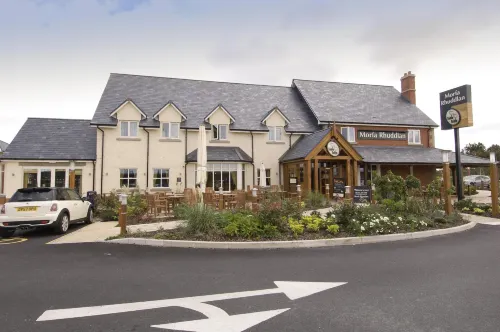 Premier Inn Rhuddlan - parking