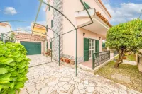 GuestReady - Superb house w/ garden & patio