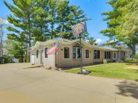 Lakefront Chetek Haven Dock, Screened Gazebo Hotéis em Barron County