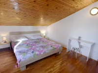 Relaxing retreat with terrace Ξενοδοχεία στην πόλη Basanija