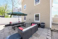 Enjoy this spacious 1 st floor Guest House "Serenity" near all the attractions.