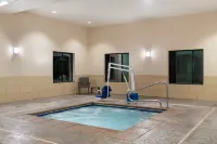 Garner by IHG Hotel Page - Lake Powell Area by IHG - バスタブ