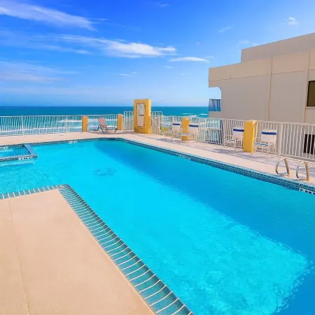 Penthouse Beachfront Views Renovated