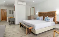 Voilà Beau Vallon - balcony