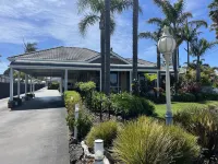 Coastal Waters Motor Inn - 4-Star
