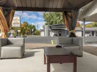 Oregon Trail Inn and Suites Hotels in Lakeview