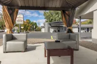 Oregon Trail Inn and Suites